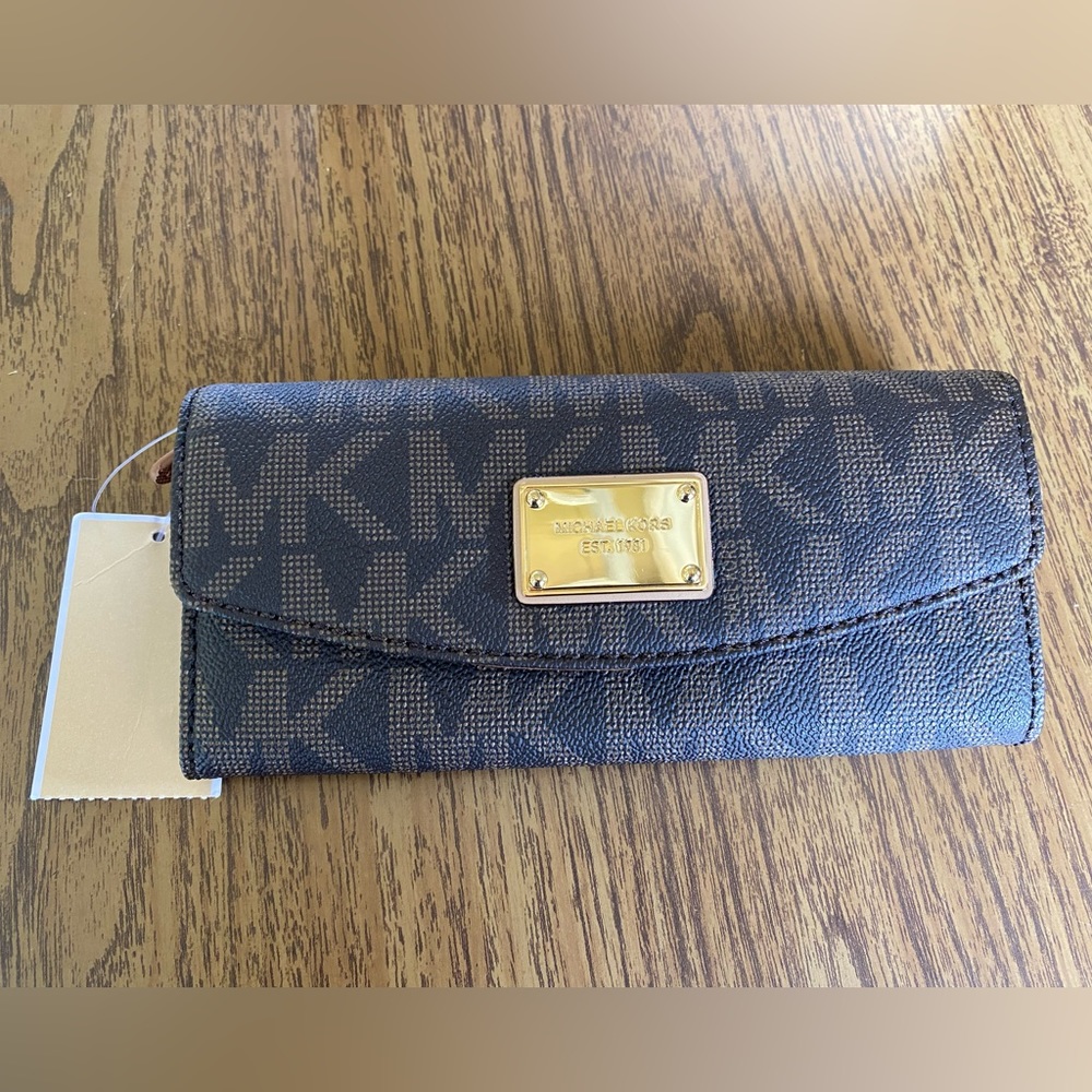BNWT Michael Kors Wallet